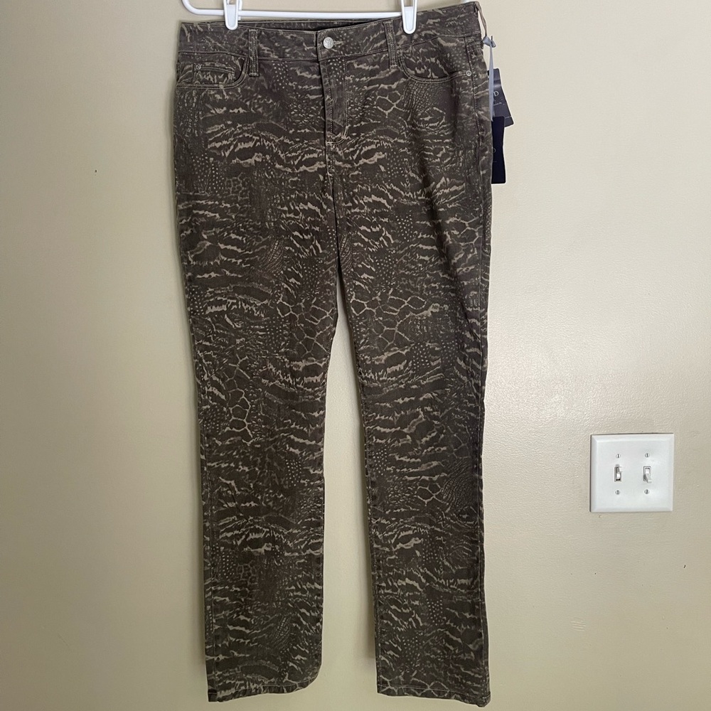 New with tags NYDJ Size 12 skinny jeans
